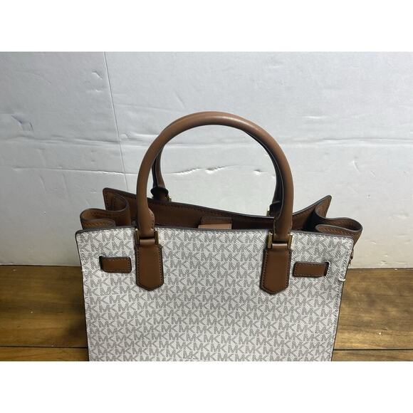 Michael Kors Hamilton Medium Satchel MK Logo Shoulder Strap Handbag (Vanilla) - Picture 7 of 13